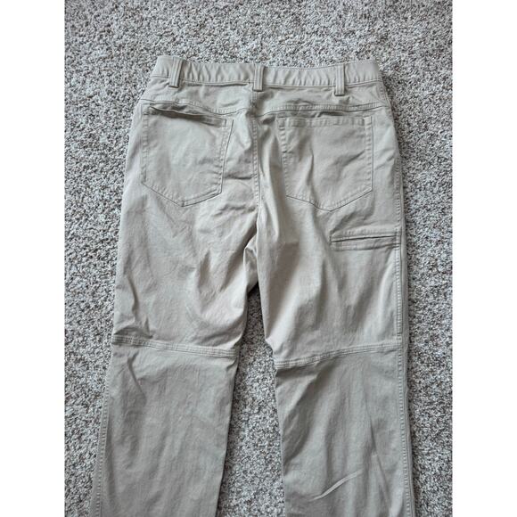 UNDER ARMOUR Men's performance Material Pants SIZE 32X32, Lightweight - Picture 6 of 9